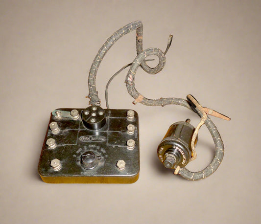 1930s AvoDapter Portable Tester For A Single Five Pin Valve