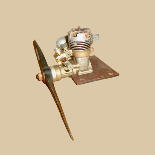 1970s Enya Model 4005 19V Engine For Model Aircraft With Master Airscrew Propeller