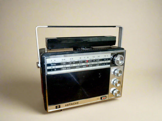 1970s WH 1160 Hitachi Transistor Radio With LW / MW / SW / Marine Bands