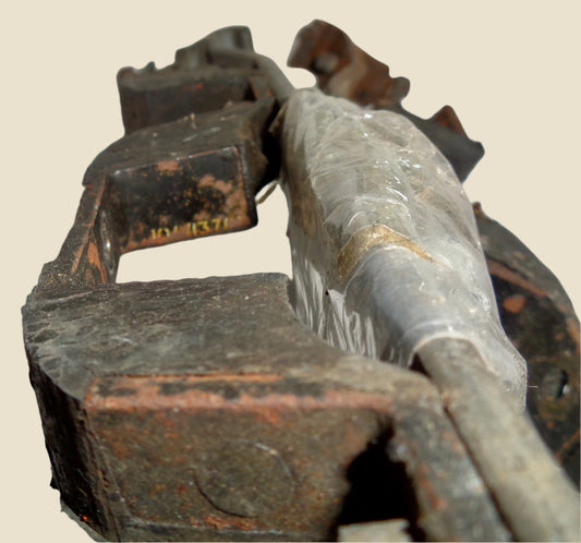 A WW2 Pair of Shockproof Mounts 10A/13789 For a R1155 / T1154 Radio