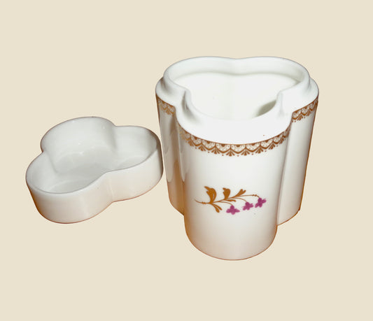 Royal Worcester Bone China Lidded Trefoil / Three Sided Trinket Box 3849