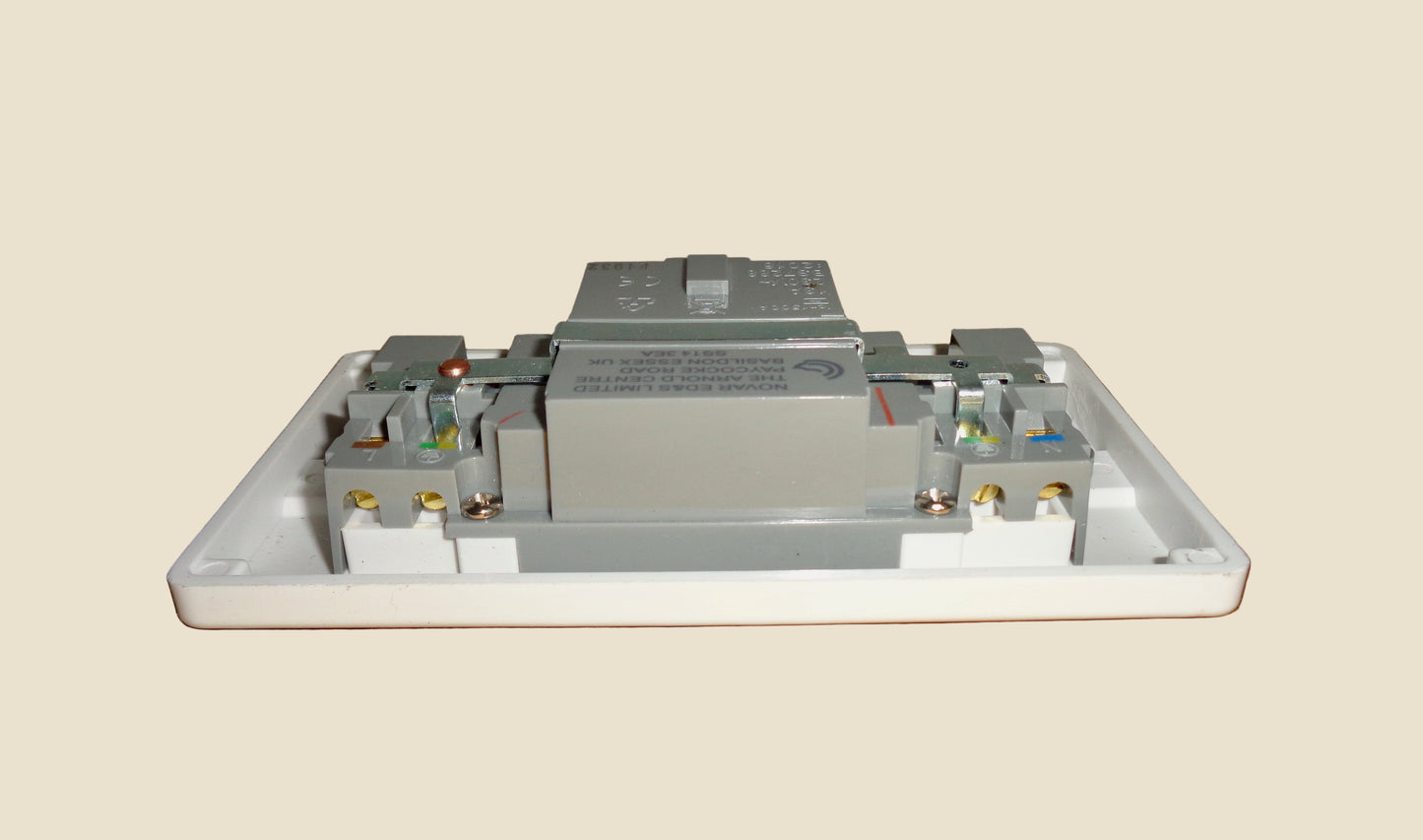 MK One Gang Sentry Socket White RCD Protected LN K6400 13A 230V