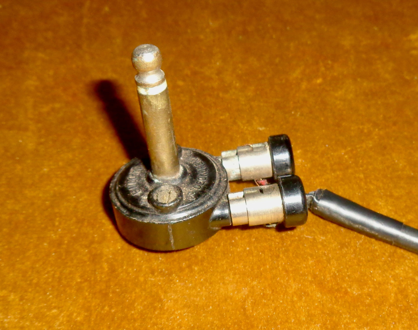 SG Brown Head Phones Type F R2000 Ohms With Bulgin Deckorum Connector