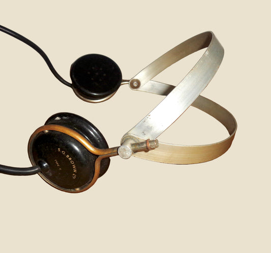 SG Brown Head Phones Type F R2000 Ohms With Bulgin Deckorum Connector