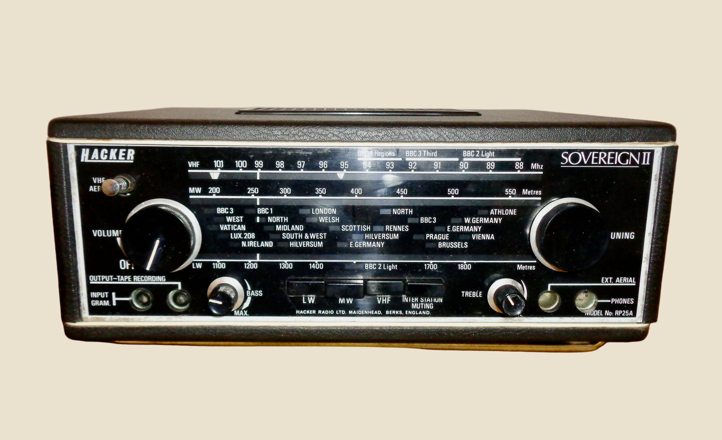 1970s Vintage Hacker Sovereign II RP25B VHF MW LW Radio Only Working On FM