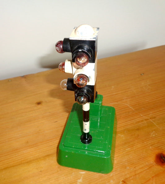 1950s British SEL Metal Battery Operated Traffic Light Toy Model 725