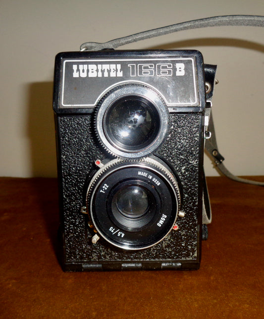 LOMO Lubitel 166B Medium Format Twin lens Reflex TLR Camera
