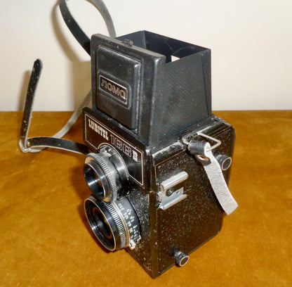 LOMO Lubitel 166B Medium Format Twin lens Reflex TLR Camera