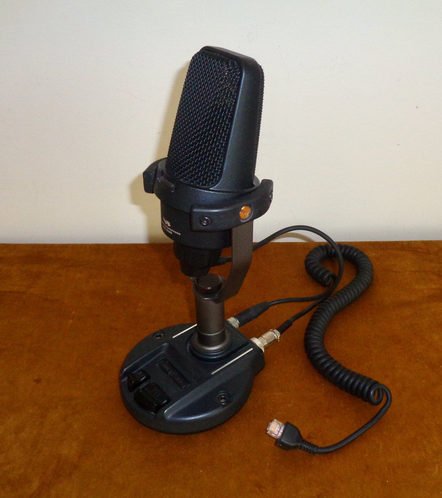 Yaesu MD-200 ABX UHF Desktop Dynamic Microphone
