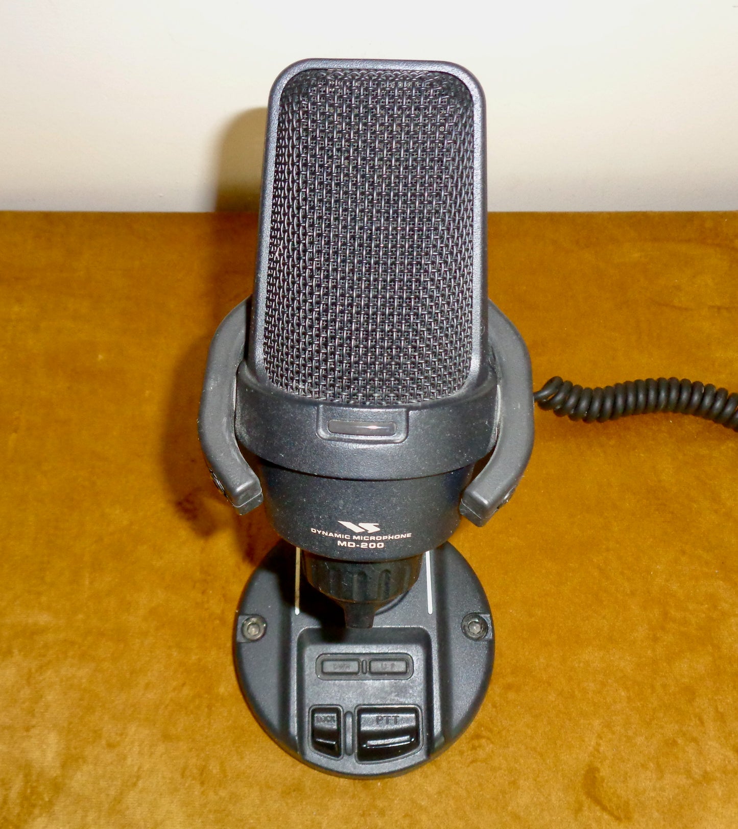 Yaesu MD-200 ABX UHF Desktop Dynamic Microphone
