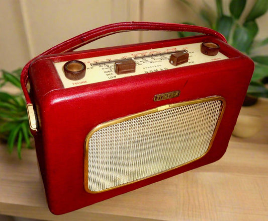 1960s Dynatron Nomad TP11 Vintage Portable Transistor Radio