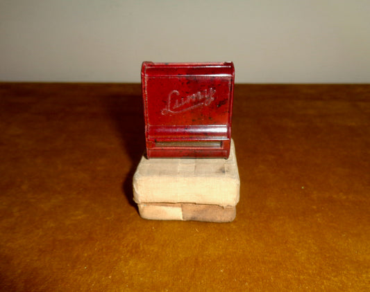 1930s Red Bakelite Lumy Light Extinction Meter In Its Original Box