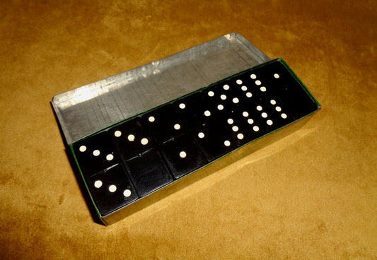 Set of 28 Wills's Woodbine Dominoes Empire Size In Tin Box