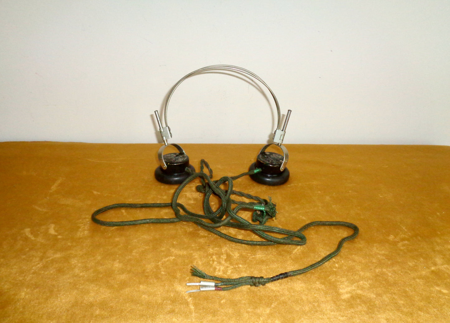 1920s Western Electric Bakelite Crystal Set Headphones 2000 Ohms. Made in England