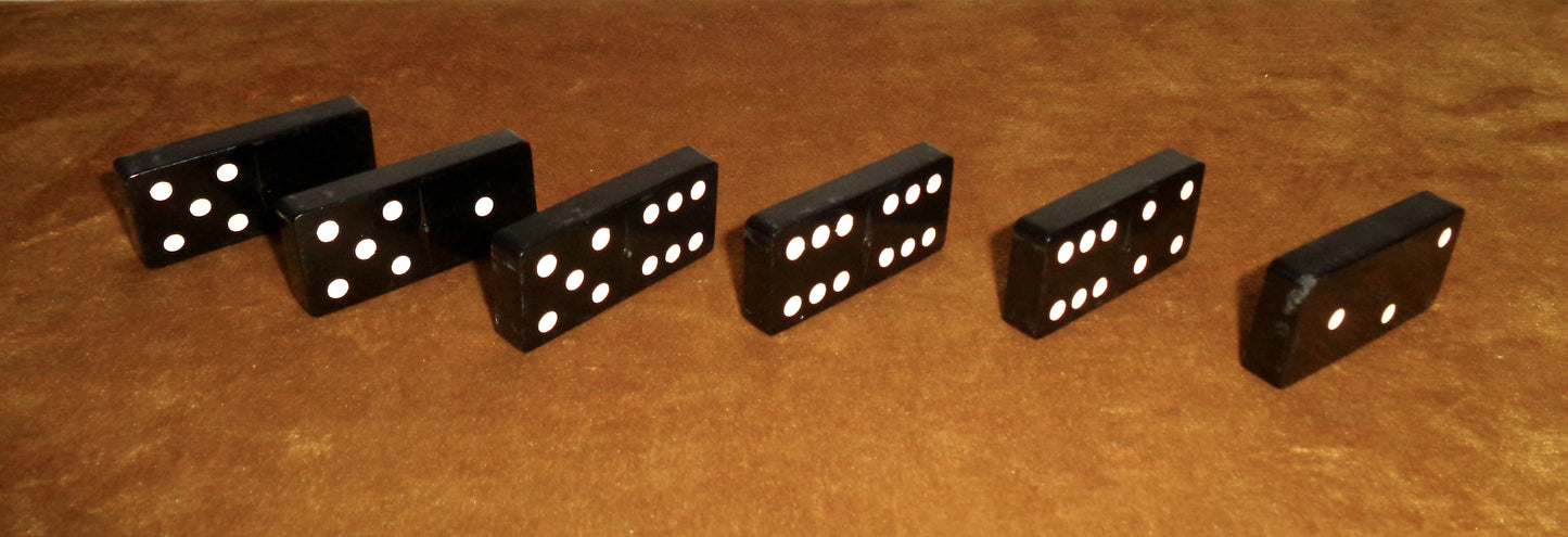 Set of 28 Wills's Pirate Shag Dominoes Empire Size In Tin Box