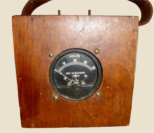 WW2 Air Ministry Voltmeter 5A/1693 In A Wooden Box