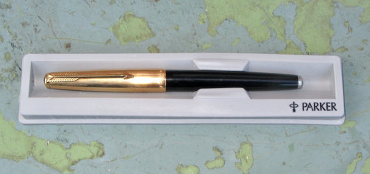 Vintage Parker 65 Custom Black and 14K Gold Nib Fountain Pen In Its Original Case
