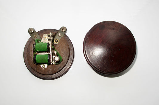 Vintage Wood Cased DC Electric Butler / Servant / Door Bell Buzzer