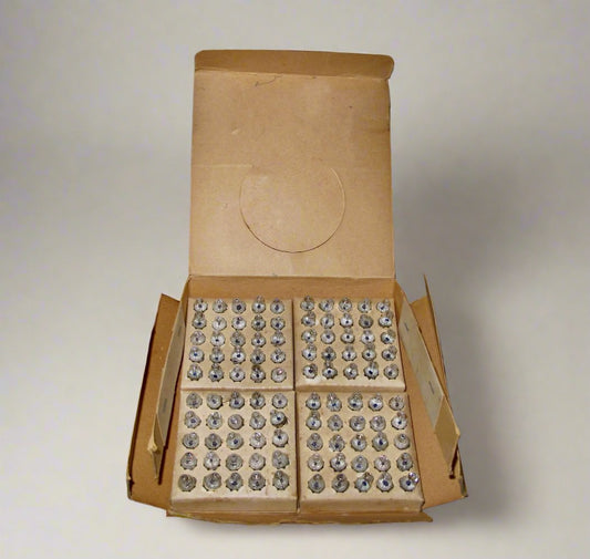 Vintage PIFCO Miniature Bulbs Sales Counter Box With 2.5v 0.3amp Teat End Bulbs