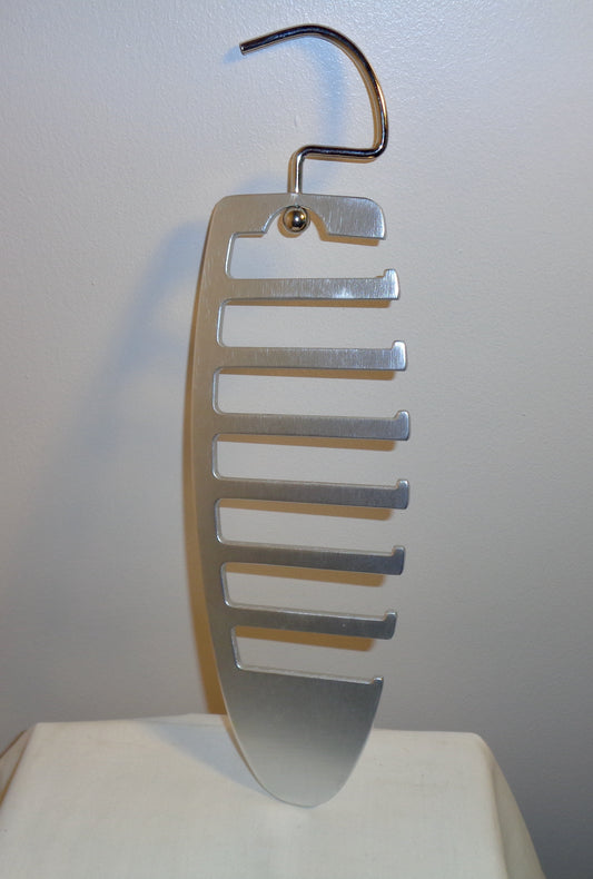 Vintage Metal Tie Rack Hanger. Holds 7 ties