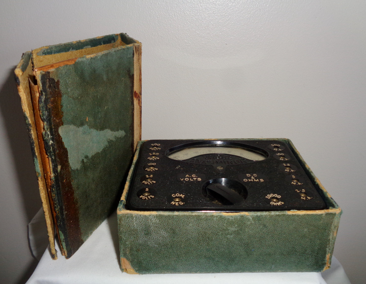 1940s ACWEECO Universal AVO Minor Moving Coil Multimeter