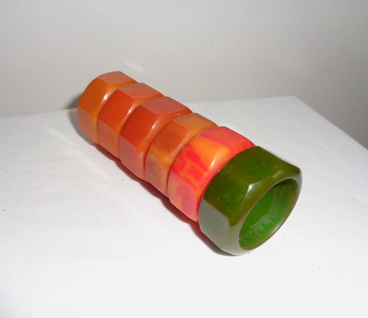 Vintage Set Of Six Boxed Bakelite / Catalin Small Napkin Rings