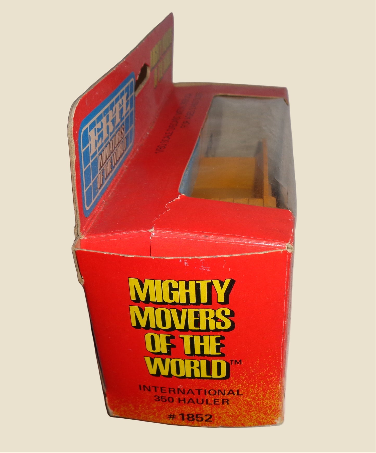 ERTL Mighty Movers 1852 International 350 Hauler Model Lorry