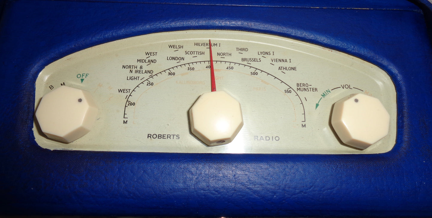 1950s Vintage Blue Roberts R66 2 Waveband Valve Radio