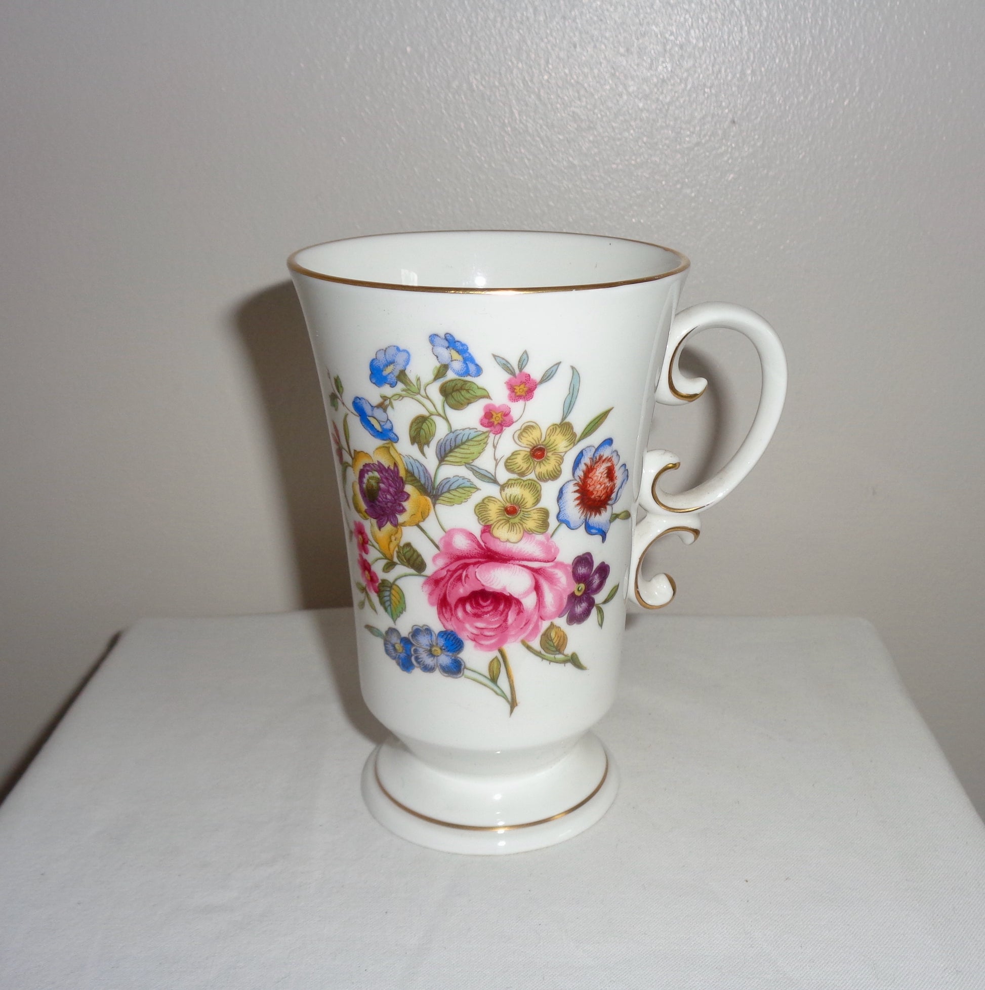 1961 Royal Worcester Bournemouth Pattern Coffee Cup / Mug