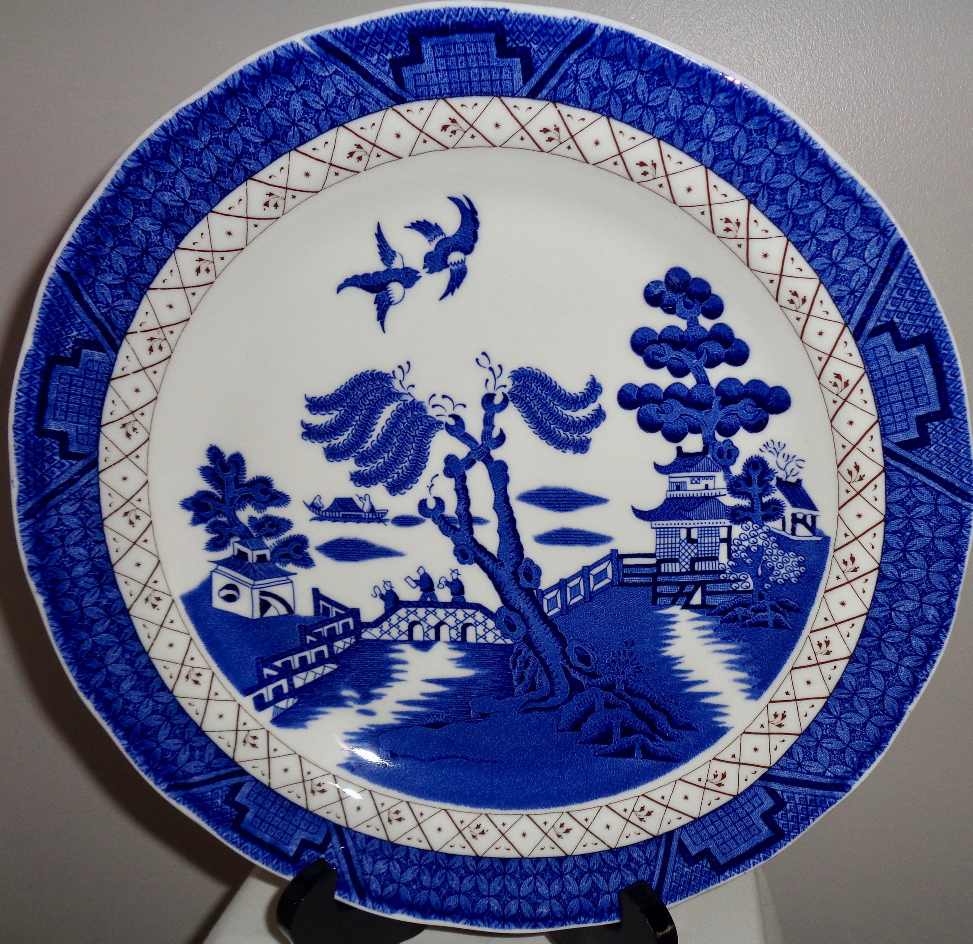 Set of Three Royal Doulton Dinner Plates Based On Booths Real Old Willow Majestic Collection 