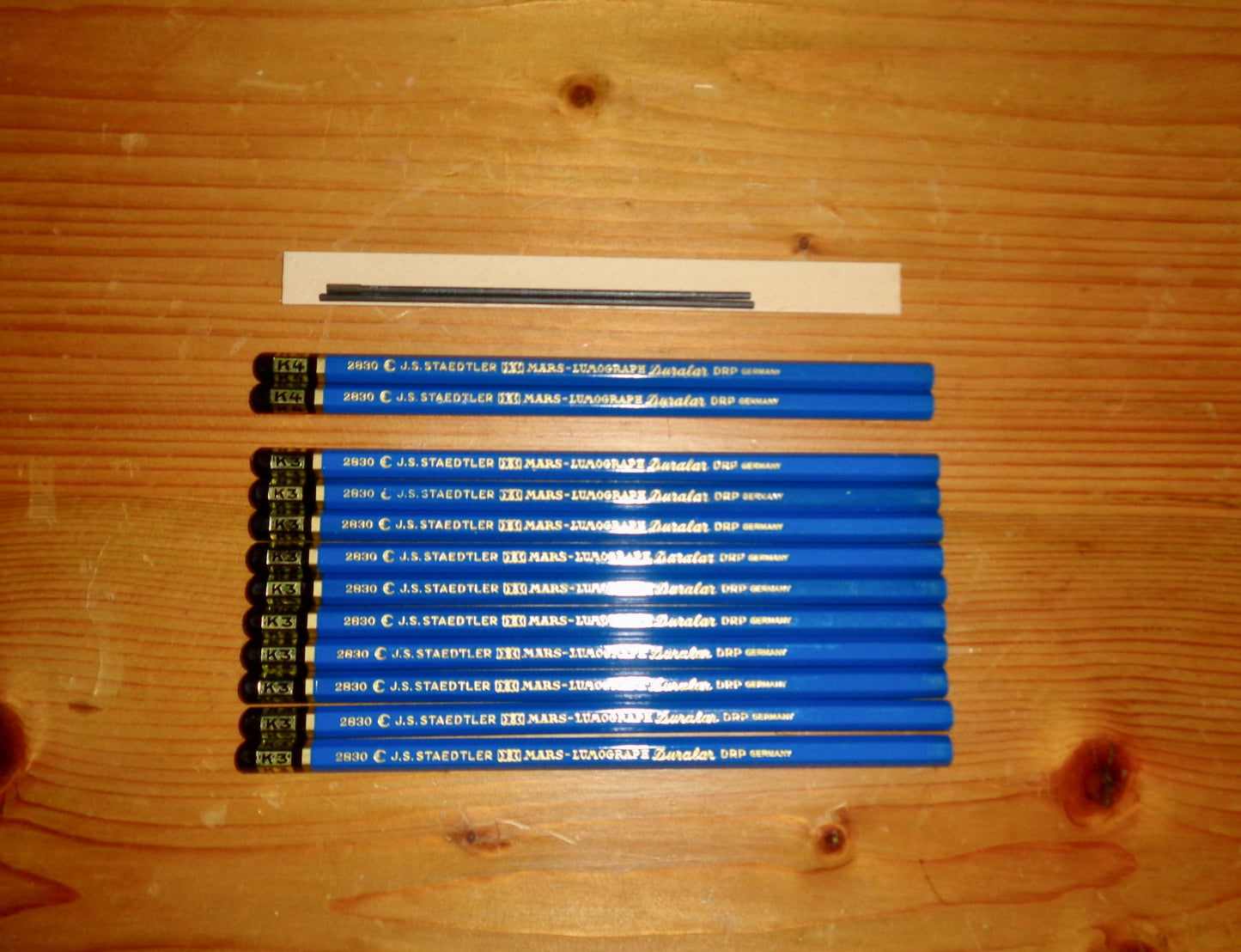 Set Of 12 Vintage Staedtler Mars Lumograph K3 And K4 No. 2886 Pencils In Tin Case