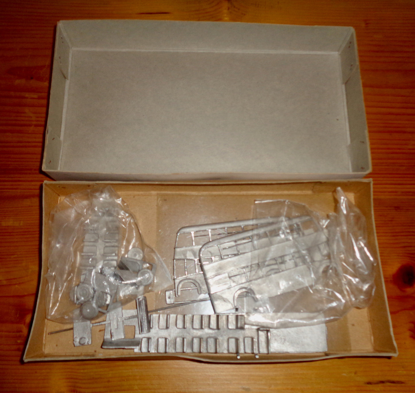 1970s K&B White Metal OO-Gauge Model Trolley Bus Kit Of Bradford City Transport No. 831-835