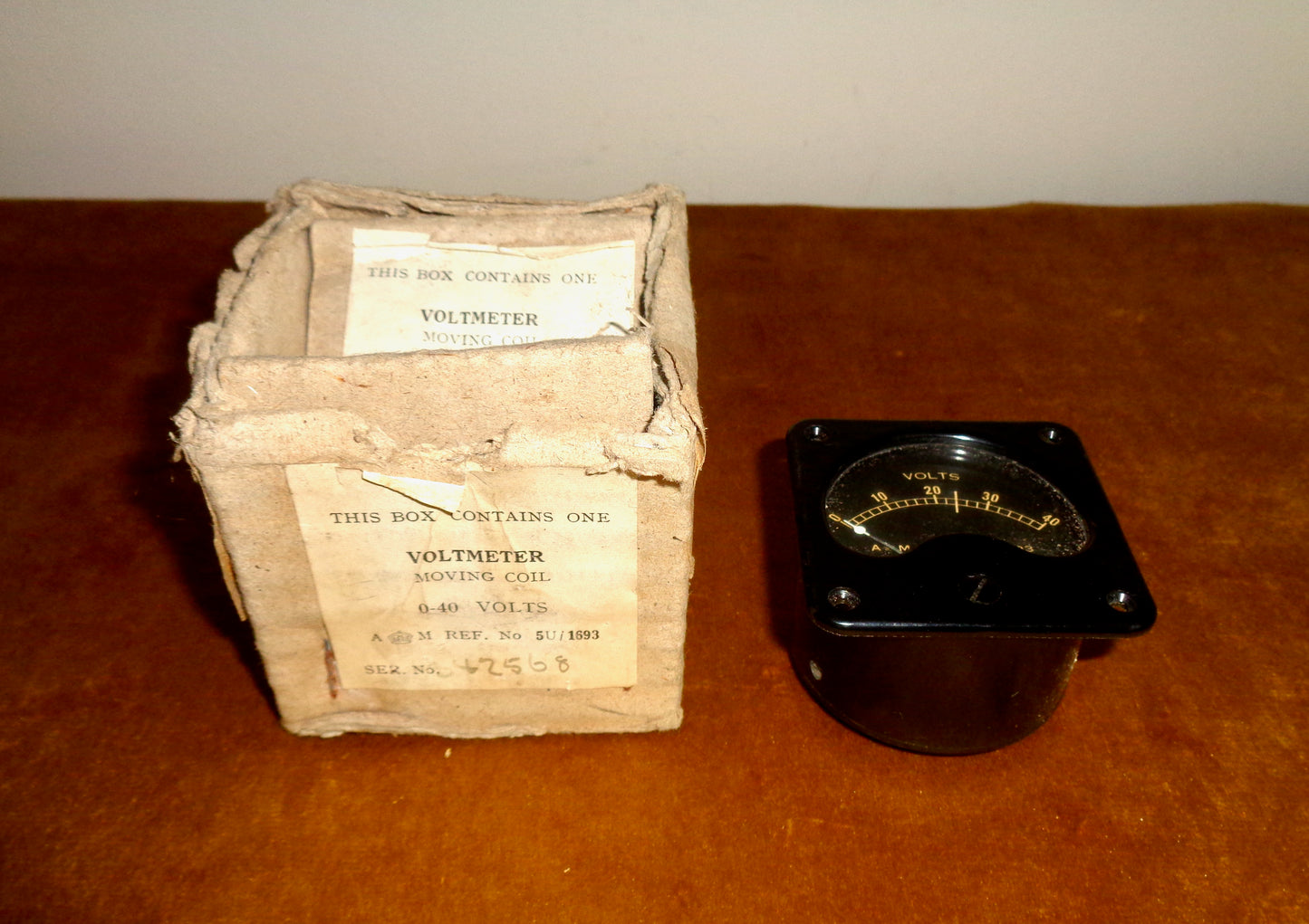 WW2 Aircraft Voltmeter 0-40 Volts 5U/1693 And New Old Stock