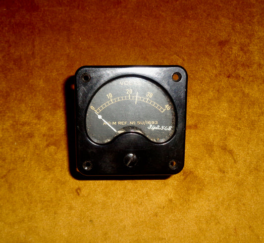 WW2 Aircraft Voltmeter 0-40 Volts 5U/1693 And New Old Stock