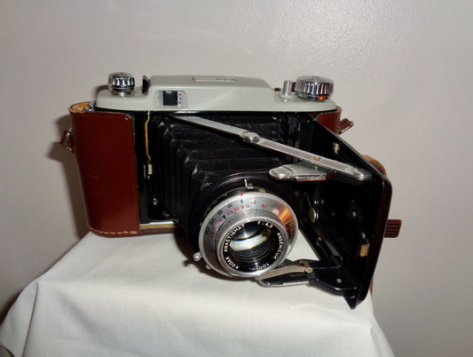 1950s Kodak 620 Model B31 Medium Format Roll Film Camera