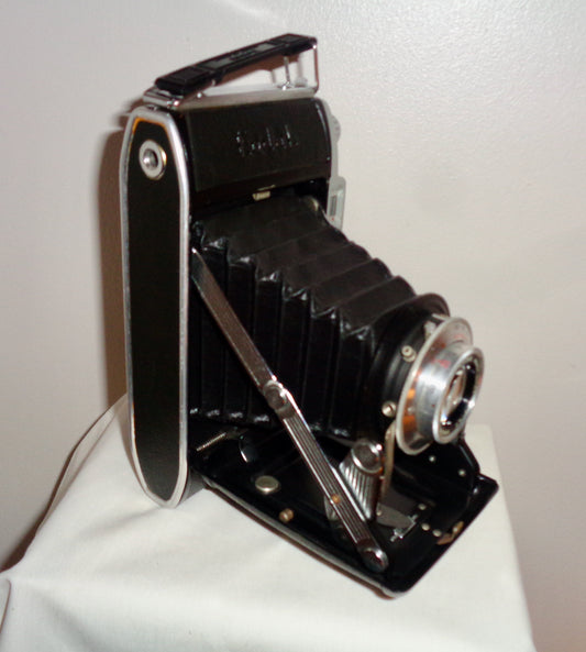 1950s Kodak 620 Model B31 Medium Format Roll Film Camera