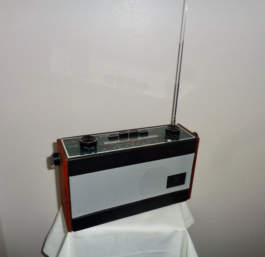 Vintage R717 Roberts Radio In Original Black Leatherette