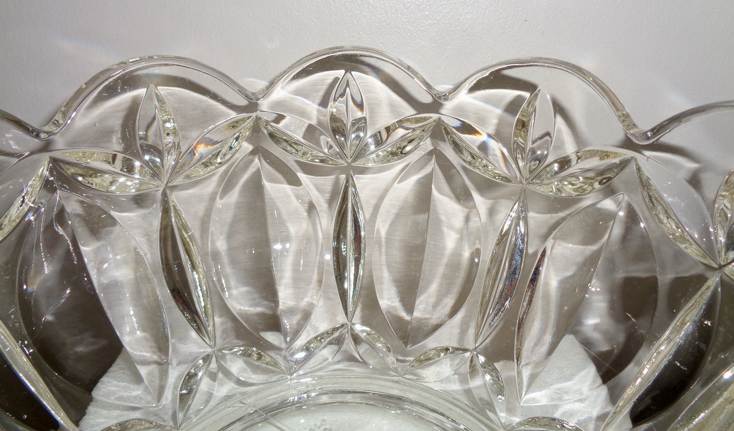 Vintage 5 Inch Circular Fruit / Salad Glass Bowl