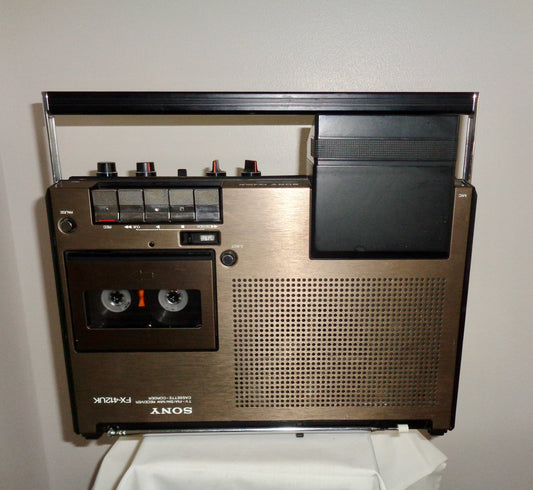 1980s Sony FX 412UK Combination Analogue TV/3-Band Radio/Cassette Player