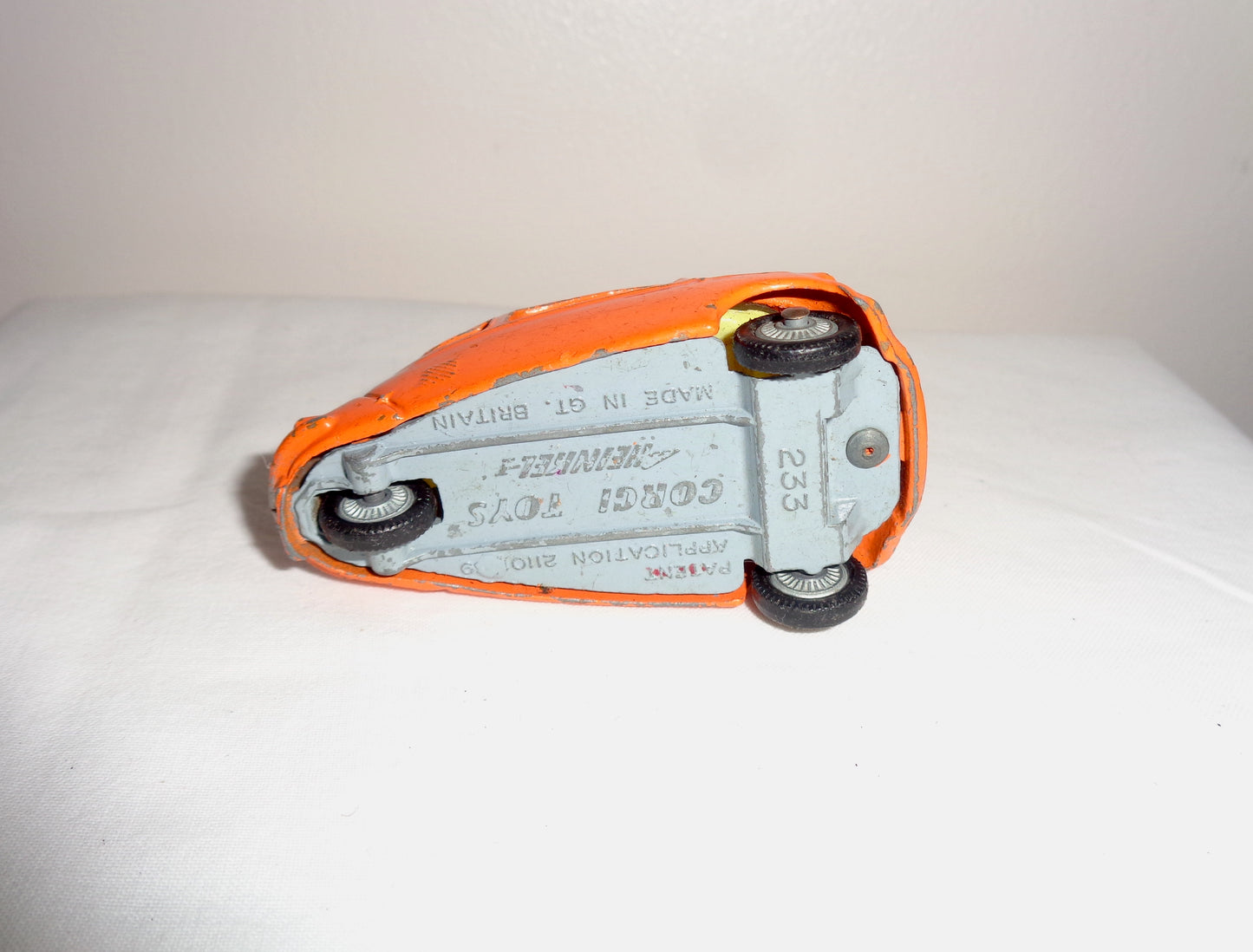 Corgi Toys Model 233 Heinkel Trojan Bubble Car In Orange