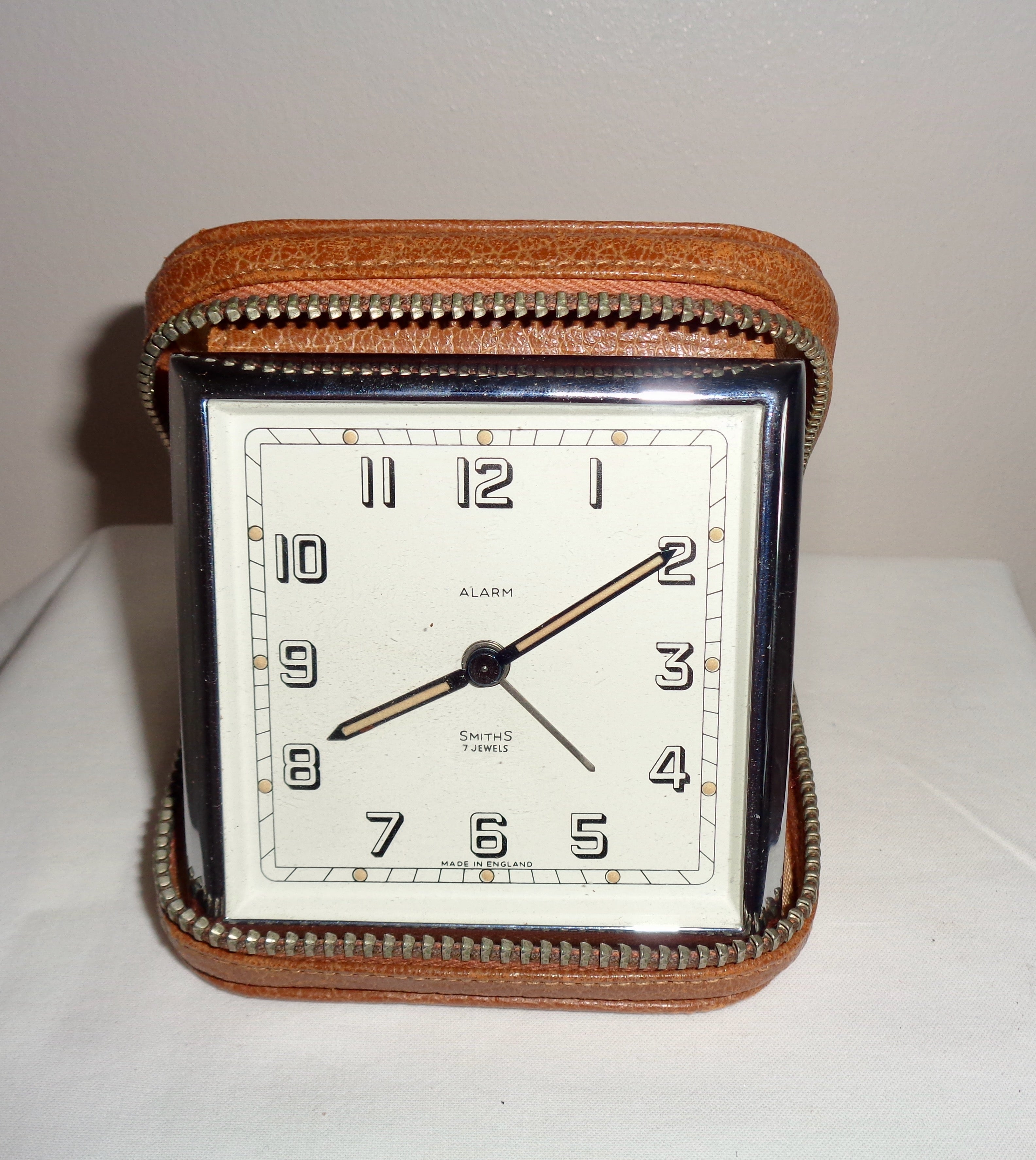 Vintage Smiths Travel Alarm Clock In A Zippered Leather Case pic