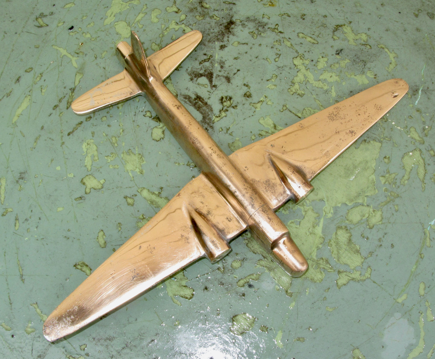 1940s Copper Vickers Wellington WW2 Bomber With A Wingspan Of 36 cm