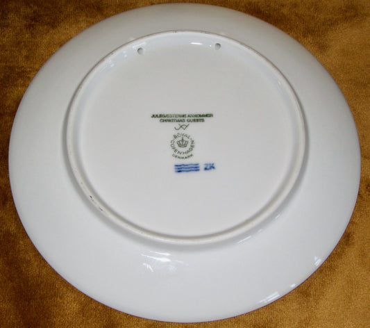 1993 Royal Copenhagen 7.25" Christmas Plate Christmas Guests