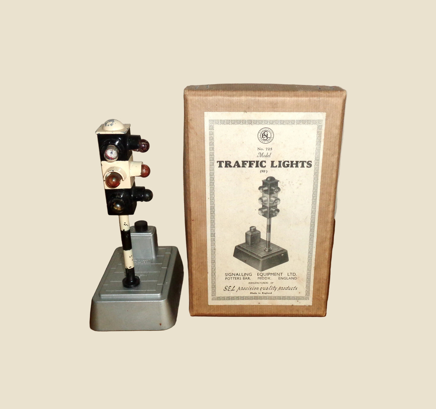 1950s British SEL Metal Battery Operated Traffic Light Toy Model 725 In Its Original Box