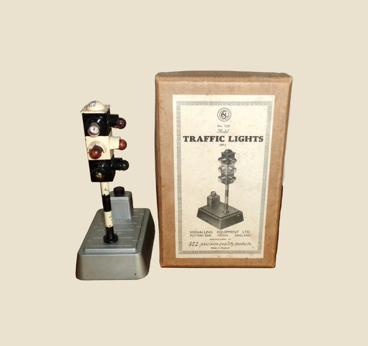1950s British SEL Metal Battery Operated Traffic Light Toy Model 725 In Its Original Box