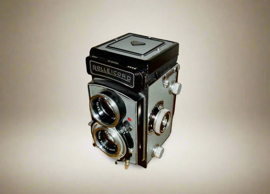 1960s Rolleicord Vb Type 1 Grey Leather 6x6 TLR 120 Roll Film Camera With ER Case. EXC +++ Collectible Quality 96%