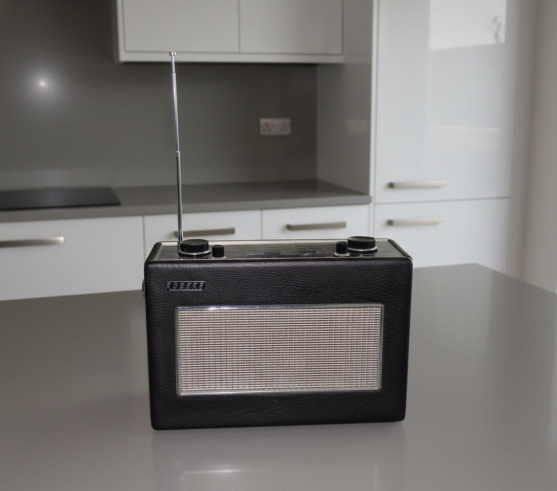 1970s Vintage Hacker Sovereign II RP25B VHF MW LW Radio Only Working On FM