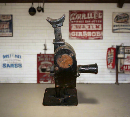 Antique No.1 Badger 3/4 ton Car Jack Made By Walker