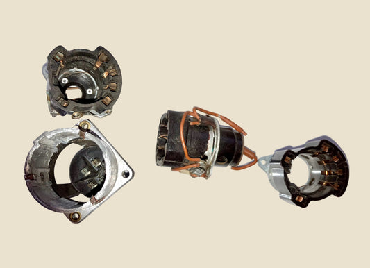 Collection of Four WW2 Wehrmacht Eigentum German Thermionic Valve Bases