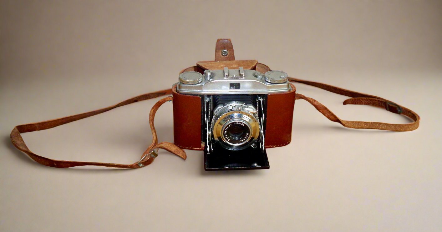 1950s AGFA Solinette II 35mm Folding Camera With Solinar 50mm 1:3.5 Lens And Ever Ready Case